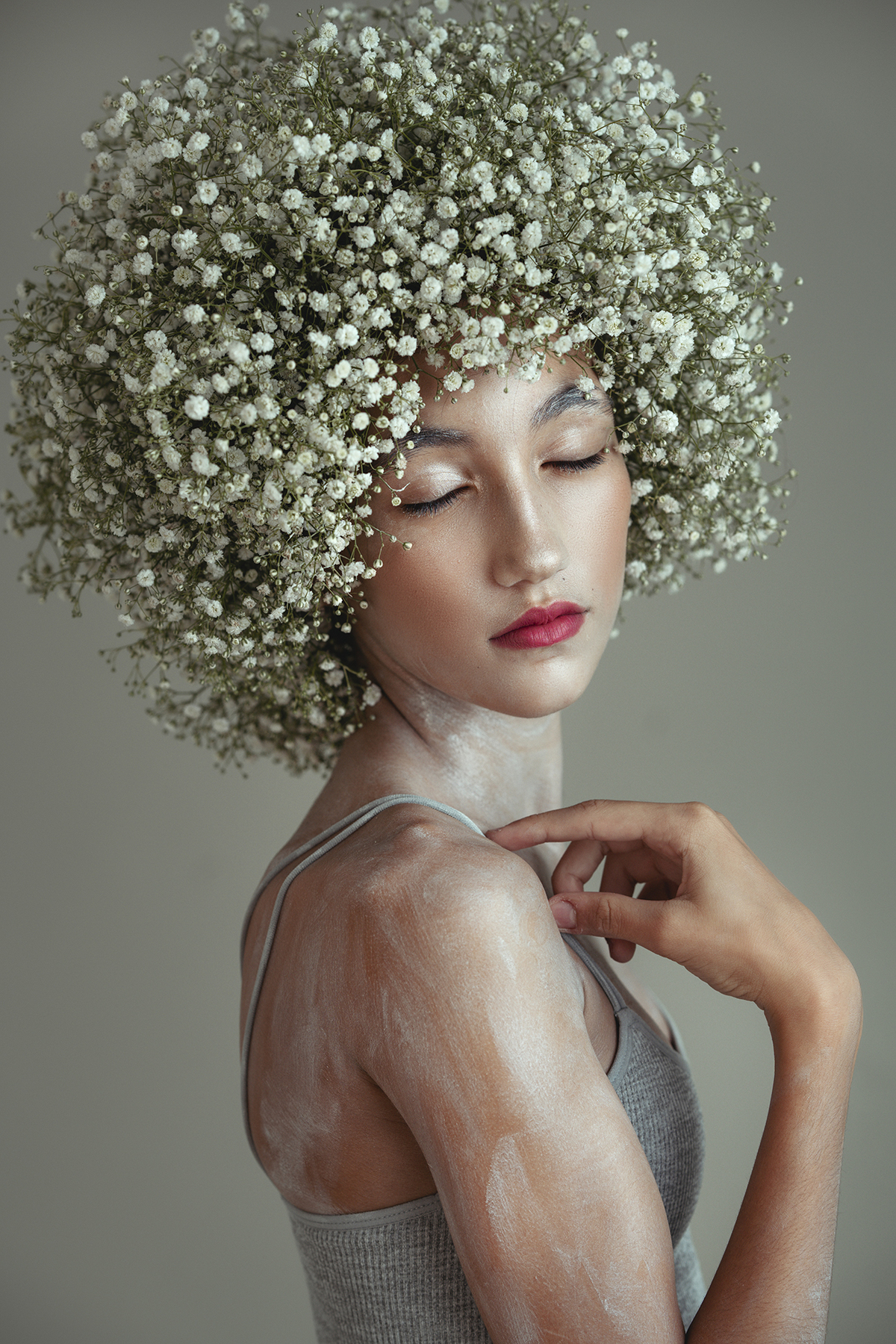 ser alpha, sony a7iv, sony gm 85mm, 1.4, fotos fine art, sessão de fotos creativa, retrato de criança, ensaio de criança, photographer in lisbon, lisbon photoshoot, famlily photographer lisbon, fotografa de familias, fotografo de familias, 