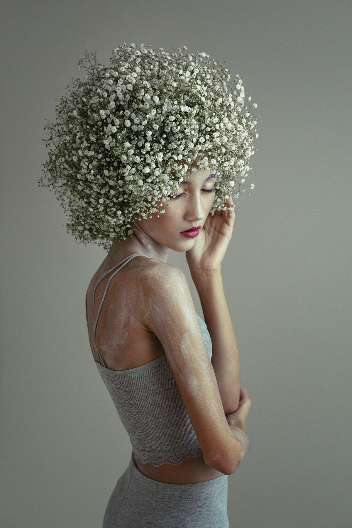 ser alpha, sony a7iv, sony gm 85mm, 1.4, fotos fine art, sessão de fotos creativa, retrato de criança, ensaio de criança, photographer in lisbon, lisbon photoshoot, famlily photographer lisbon, fotografa de familias, fotografo de familias, 