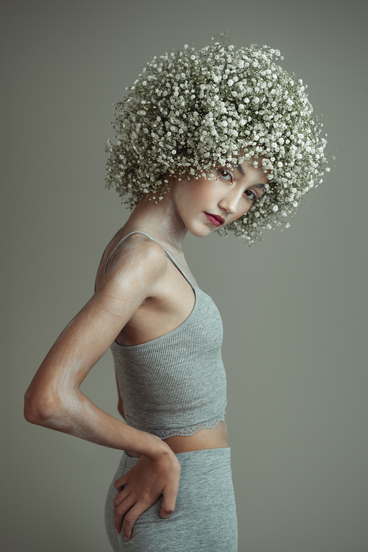 ser alpha, sony a7iv, sony gm 85mm, 1.4, fotos fine art, sessão de fotos creativa, retrato de criança, ensaio de criança, photographer in lisbon, lisbon photoshoot, famlily photographer lisbon, fotografa de familias, fotografo de familias, 