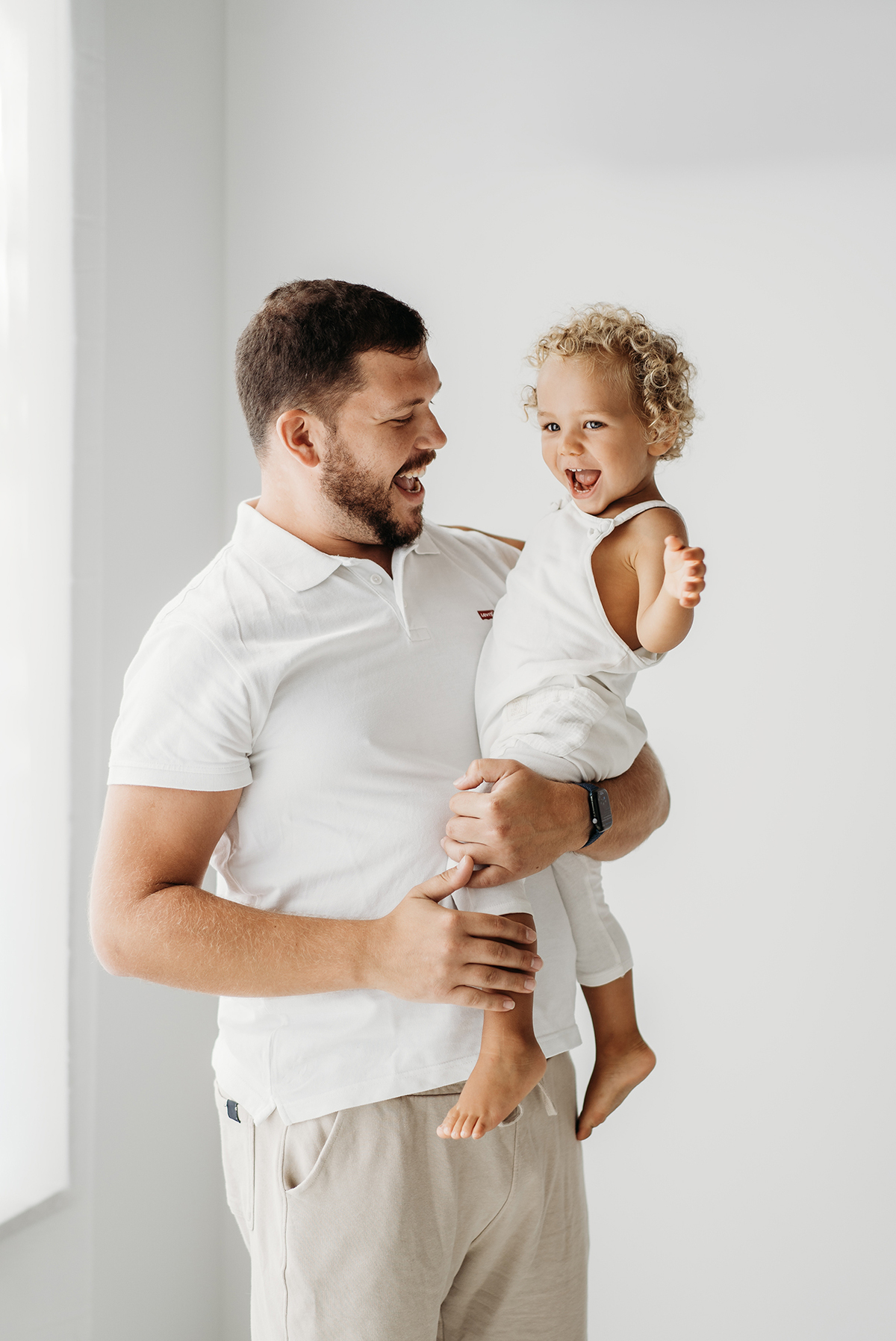 fotografia de familias, fotografa de crianças, fotografa de família, melhor fotografa de famílias, sessão fotográfica de primeiro aniversário, sessão fotos lisboa, fotos em família, sessão fotos, white, white session, fotografia de bebes, smash the cake