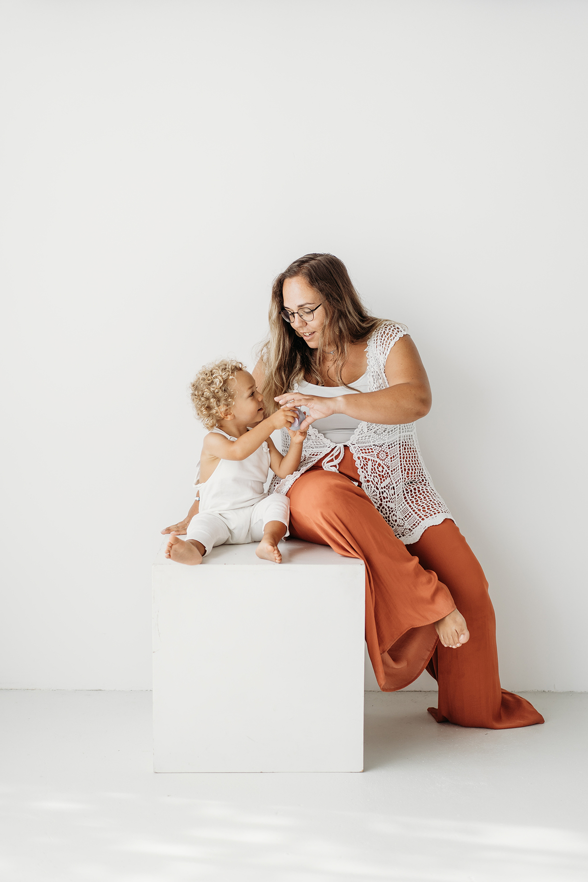 fotografia de familias, fotografa de crianças, fotografa de família, melhor fotografa de famílias, sessão fotográfica de primeiro aniversário, sessão fotos lisboa, fotos em família, sessão fotos, white, white session, fotografia de bebes, smash the cake