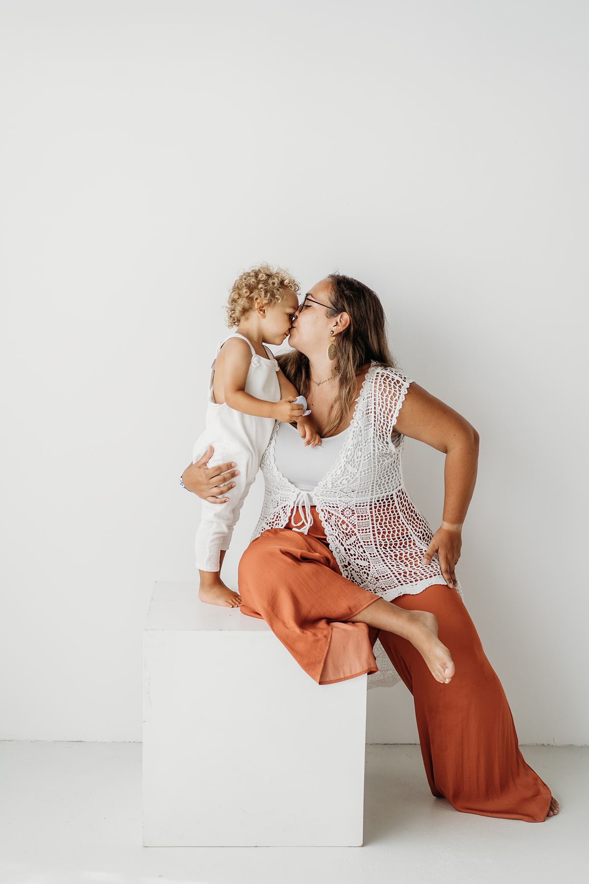 fotografia de familias, fotografa de crianças, fotografa de família, melhor fotografa de famílias, sessão fotográfica de primeiro aniversário, sessão fotos lisboa, fotos em família, sessão fotos, white, white session, fotografia de bebes, smash the cake