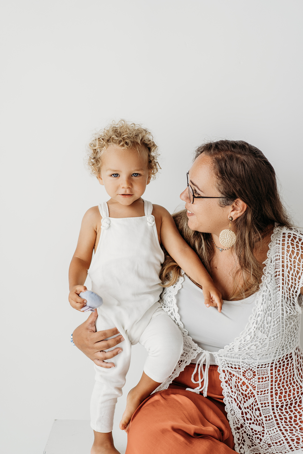 fotografia de familias, fotografa de crianças, fotografa de família, melhor fotografa de famílias, sessão fotográfica de primeiro aniversário, sessão fotos lisboa, fotos em família, sessão fotos, white, white session, fotografia de bebes, smash the cake