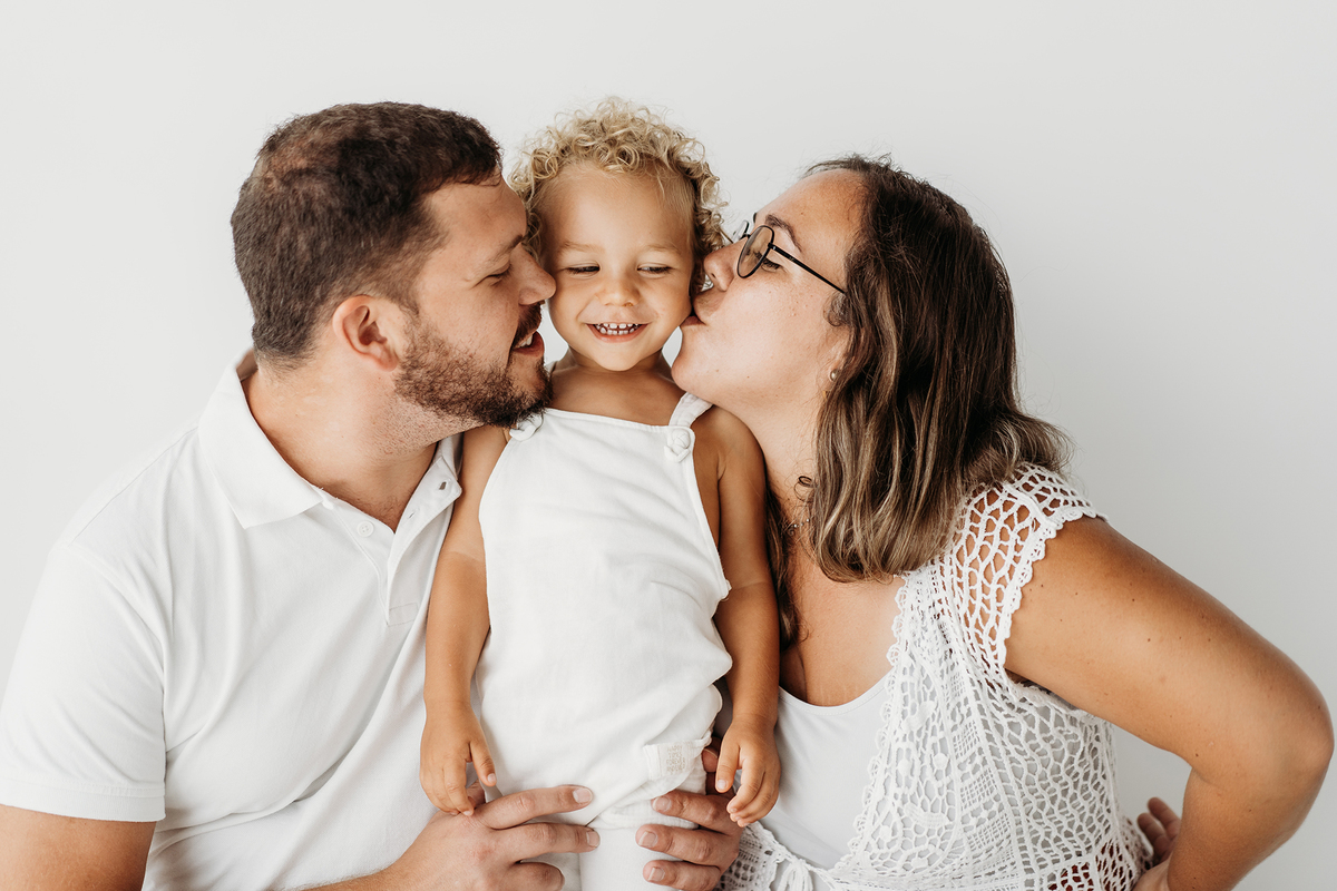fotografia de familias, fotografa de crianças, fotografa de família, melhor fotografa de famílias, sessão fotográfica de primeiro aniversário, sessão fotos lisboa, fotos em família, sessão fotos, white, white session, fotografia de bebes, smash the cake