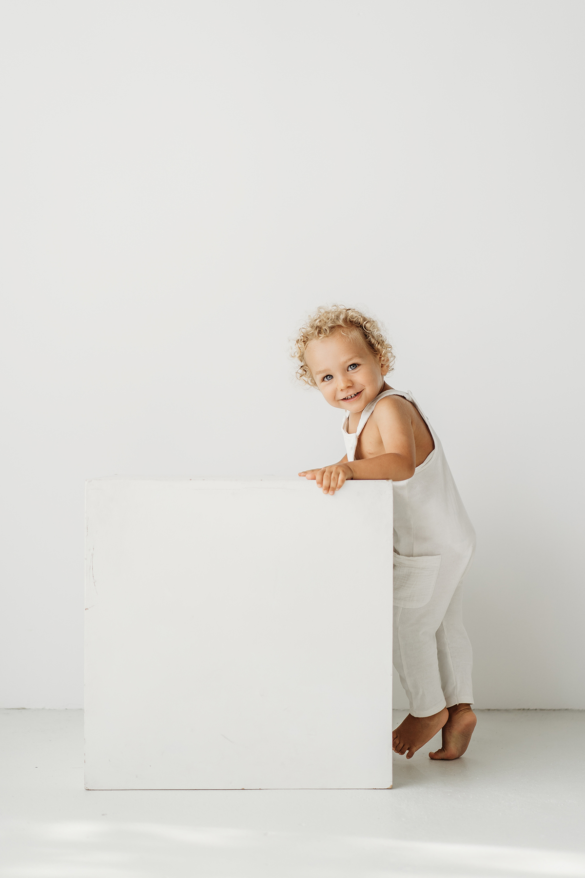 fotografia de familias, fotografa de crianças, fotografa de família, melhor fotografa de famílias, sessão fotográfica de primeiro aniversário, sessão fotos lisboa, fotos em família, sessão fotos, white, white session, fotografia de bebes, smash the cake