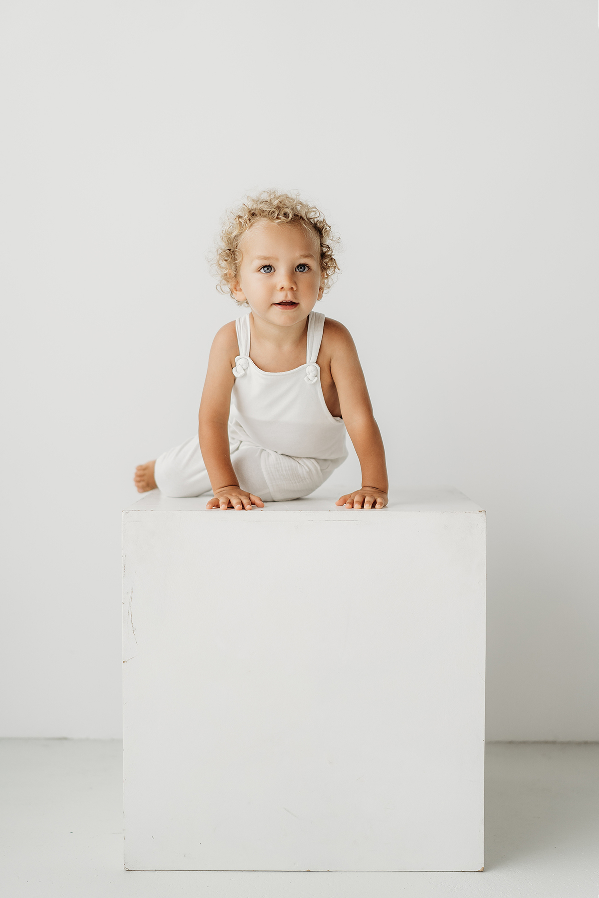 fotografia de familias, fotografa de crianças, fotografa de família, melhor fotografa de famílias, sessão fotográfica de primeiro aniversário, sessão fotos lisboa, fotos em família, sessão fotos, white, white session, fotografia de bebes, smash the cake