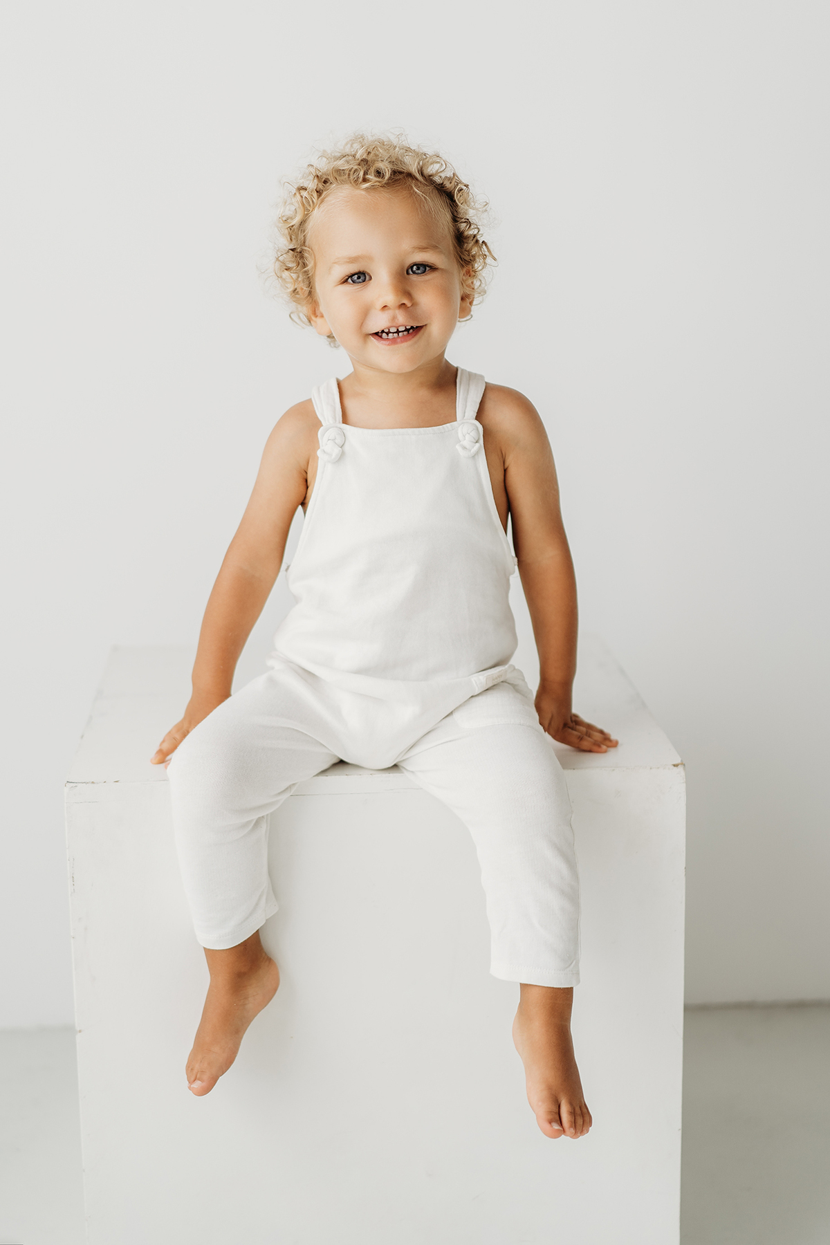 fotografia de familias, fotografa de crianças, fotografa de família, melhor fotografa de famílias, sessão fotográfica de primeiro aniversário, sessão fotos lisboa, fotos em família, sessão fotos, white, white session, fotografia de bebes, smash the cake