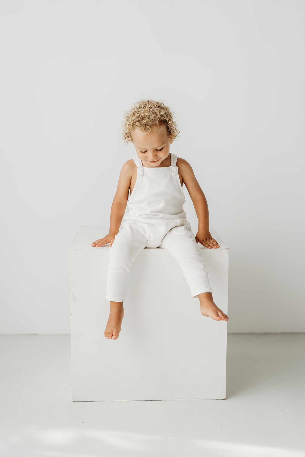 fotografia de familias, fotografa de crianças, fotografa de família, melhor fotografa de famílias, sessão fotográfica de primeiro aniversário, sessão fotos lisboa, fotos em família, sessão fotos, white, white session, fotografia de bebes, smash the cake