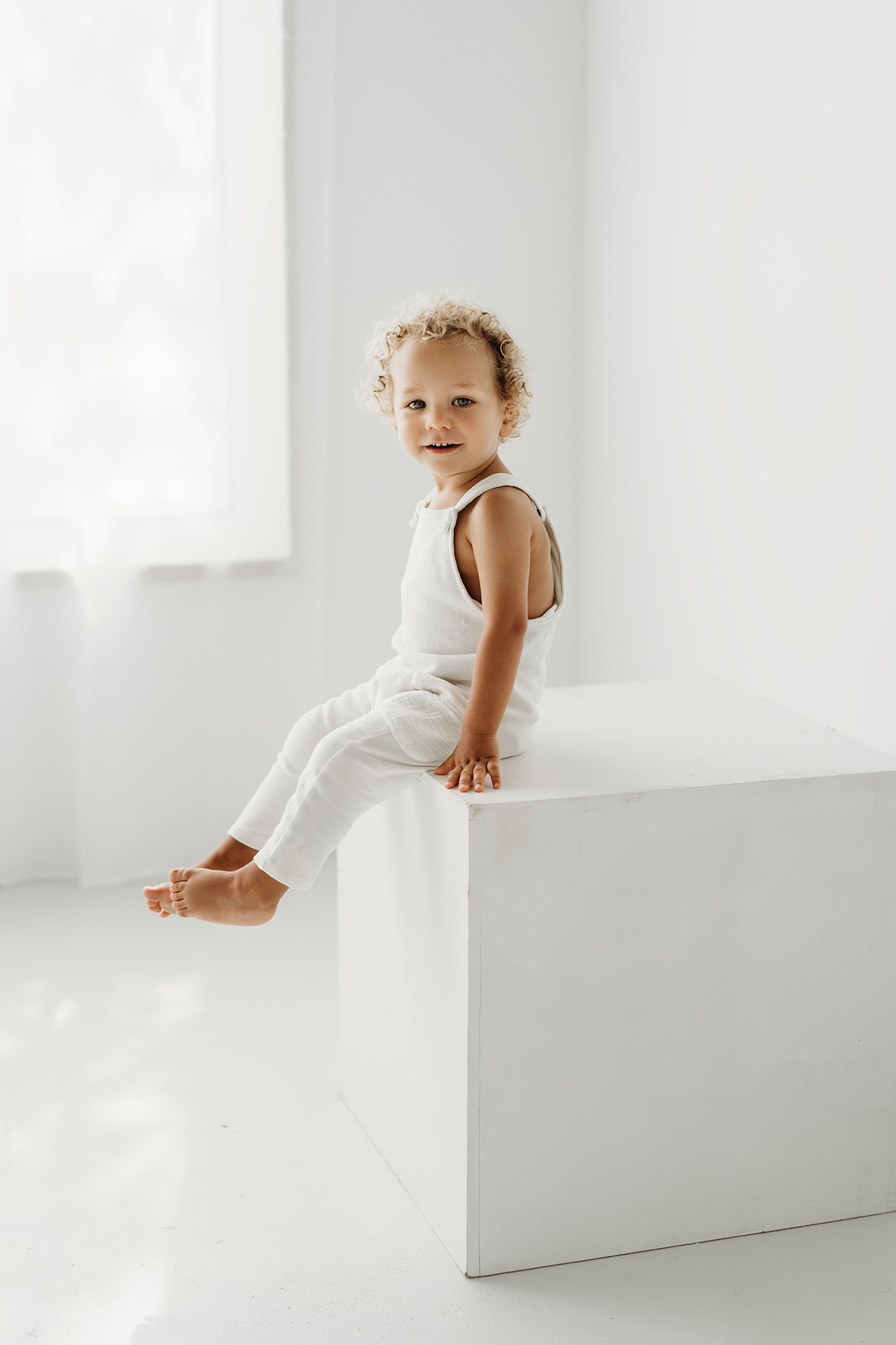 fotografia de familias, fotografa de crianças, fotografa de família, melhor fotografa de famílias, sessão fotográfica de primeiro aniversário, sessão fotos lisboa, fotos em família, sessão fotos, white, white session, fotografia de bebes, smash the cake