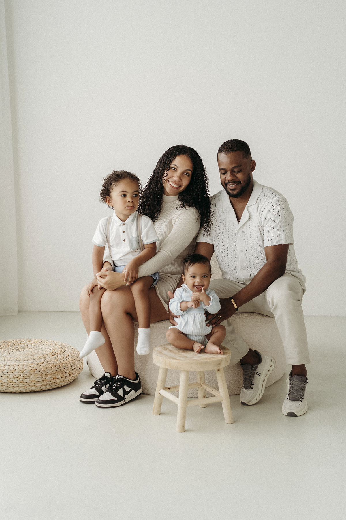 fotografia de familias, fotografa de crianças, fotografa de família, melhor fotografa de famílias, sessão fotográfica de primeiro aniversário, sessão fotos lisboa, fotos em família, sessão fotos, white, white session, fotografia de bebes, smash the cake