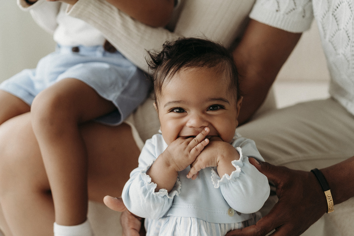 fotografia de familias, fotografa de crianças, fotografa de família, melhor fotografa de famílias, sessão fotográfica de primeiro aniversário, sessão fotos lisboa, fotos em família, sessão fotos, white, white session, fotografia de bebes, smash the cake