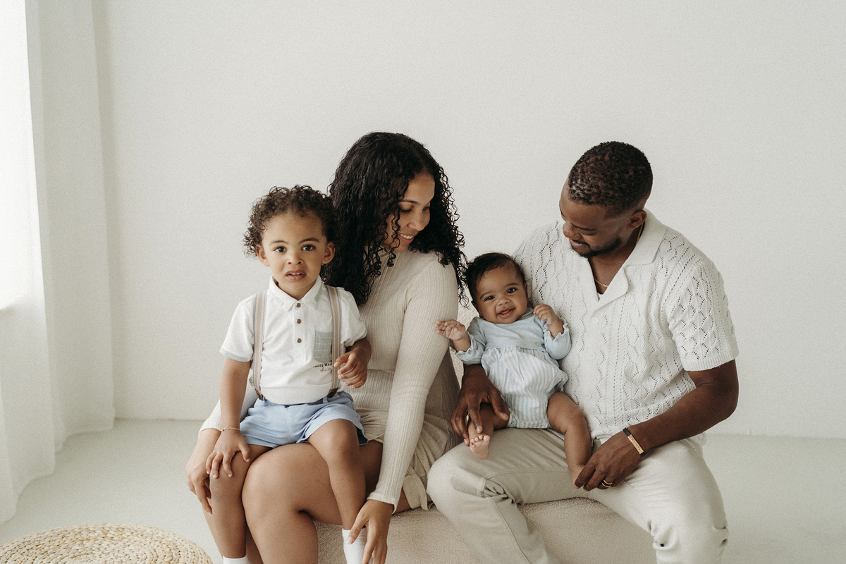 fotografia de familias, fotografa de crianças, fotografa de família, melhor fotografa de famílias, sessão fotográfica de primeiro aniversário, sessão fotos lisboa, fotos em família, sessão fotos, white, white session, fotografia de bebes, smash the cake