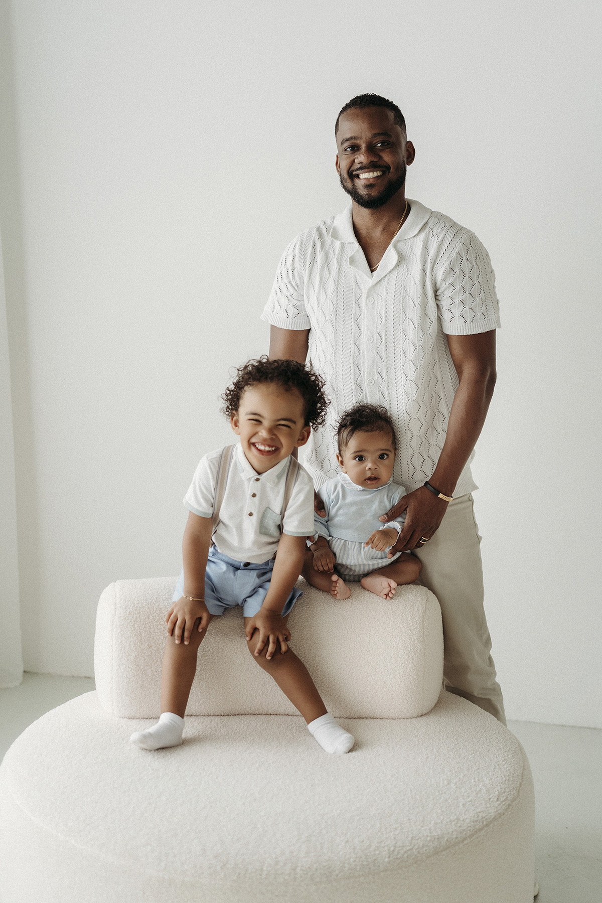 fotografia de familias, fotografa de crianças, fotografa de família, melhor fotografa de famílias, sessão fotográfica de primeiro aniversário, sessão fotos lisboa, fotos em família, sessão fotos, white, white session, fotografia de bebes, smash the cake