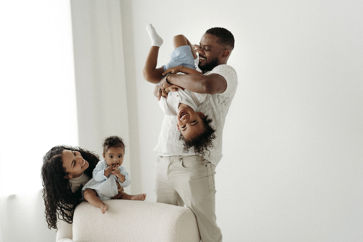 fotografia de familias, fotografa de crianças, fotografa de família, melhor fotografa de famílias, sessão fotográfica de primeiro aniversário, sessão fotos lisboa, fotos em família, sessão fotos, white, white session, fotografia de bebes, smash the cake