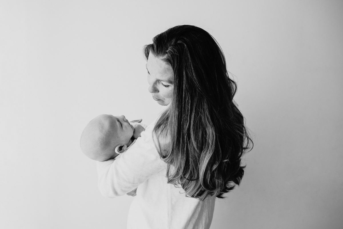 sessão fotográfica white, sessão fotografica em familia, fotografo de familias, fotografa de familias, sessão fotos em familia em estúdio, estudio fotográfico de familia, ensaio de familia, ensaio de recém-nascido, ensaio de criança, fotografo Lisboa, 