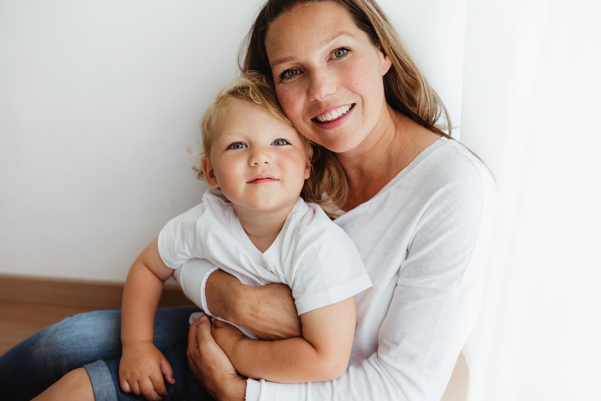 sessão fotográfica white, sessão fotografica em familia, fotografo de familias, fotografa de familias, sessão fotos em familia em estúdio, estudio fotográfico de familia, ensaio de familia, ensaio de recém-nascido, ensaio de criança, fotografo Lisboa, 