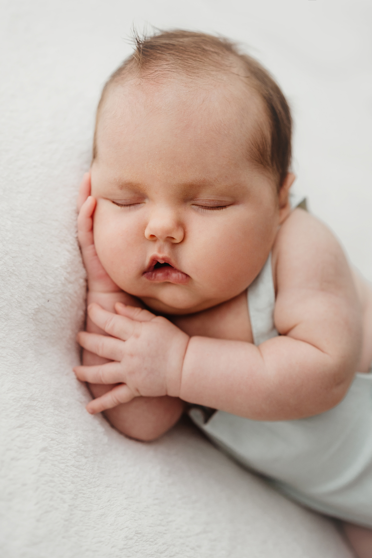sessão fotográfica white, sessão fotografica em familia, fotografo de familias, fotografa de familias, sessão fotos em familia em estúdio, estudio fotográfico de familia, ensaio de familia, ensaio de recém-nascido, ensaio de criança, fotografo Lisboa, 
