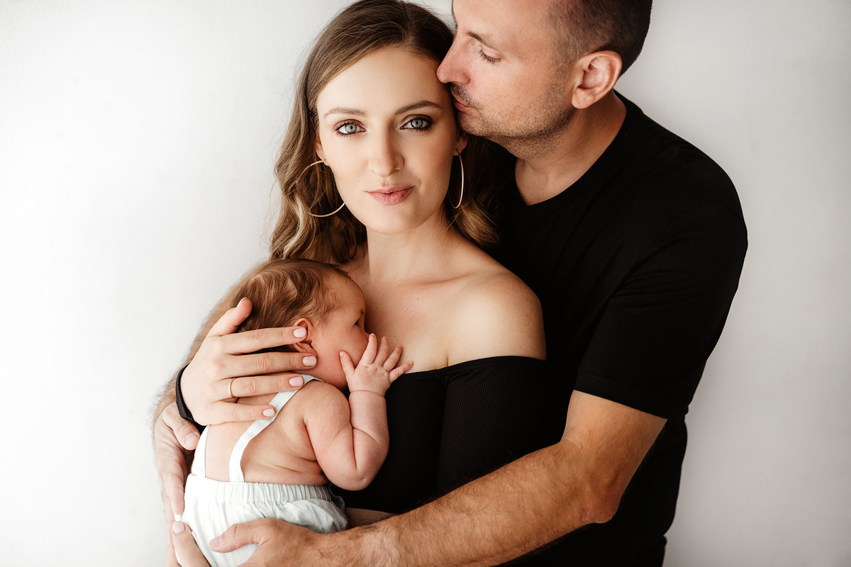 sessão fotográfica white, sessão fotografica em familia, fotografo de familias, fotografa de familias, sessão fotos em familia em estúdio, estudio fotográfico de familia, ensaio de familia, ensaio de recém-nascido, ensaio de criança, fotografo Lisboa, 