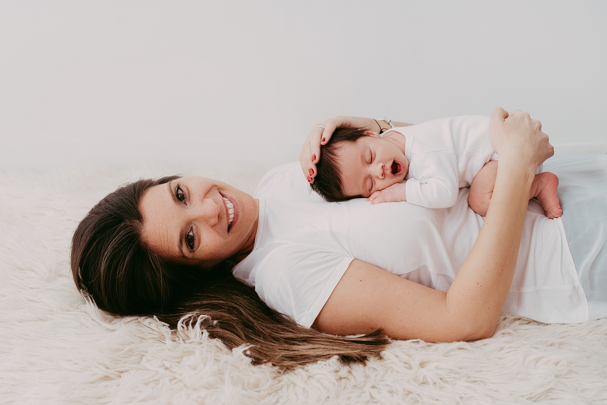 sessão fotográfica white, sessão fotografica em familia, fotografo de familias, fotografa de familias, sessão fotos em familia em estúdio, estudio fotográfico de familia, ensaio de familia, ensaio de recém-nascido, ensaio de criança, fotografo Lisboa, 