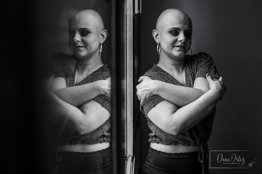 Ensaio fotográfico mulher com câncer de mama, na fase de quimioterapia. Ensaio realizado em São Paulo com Dani Ortiz para Outubro Rosa.