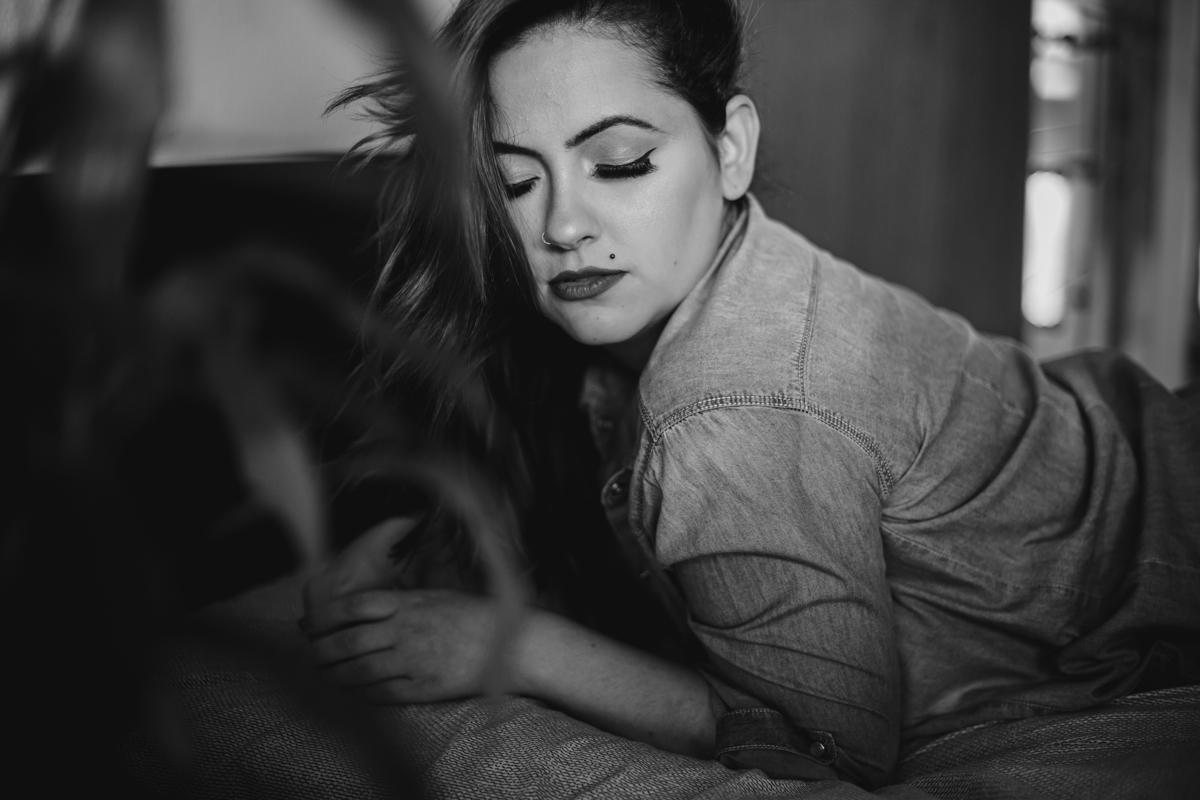 Ensaio feminino sensual no Copan pelo Airbnb, com maquiadora Flavia Molina e fotografa Dani Ortiz.