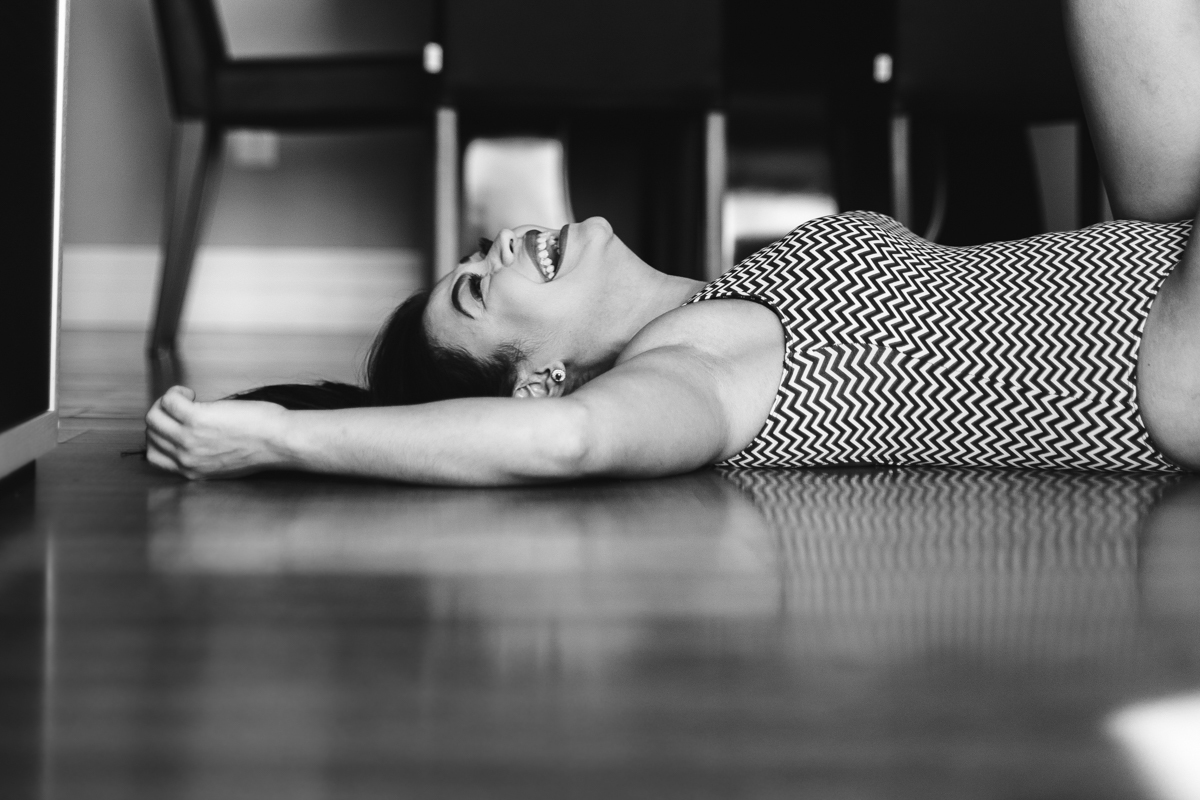 Ensaio Feminino sensual sorrindo em Indaiatuba São Paulo com a fotografa Dani Ortiz