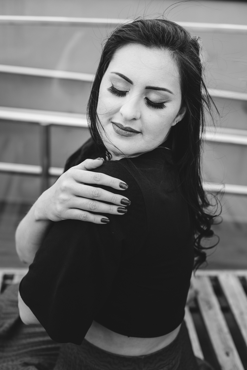 Ensaio feminino sensual preto e branco em hotel em São Paulo com a fotógrafa Dani Ortiz 