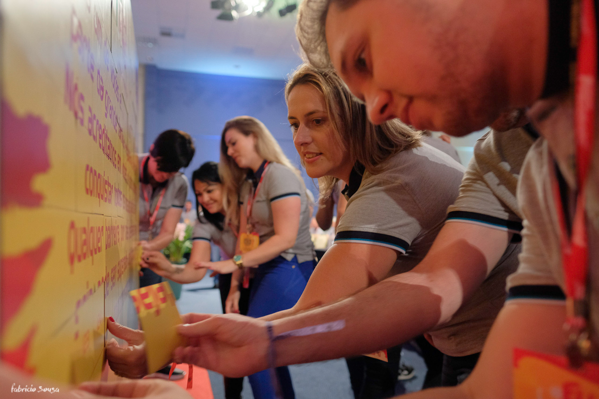 funcionários Deycon participando da convenção de líderes