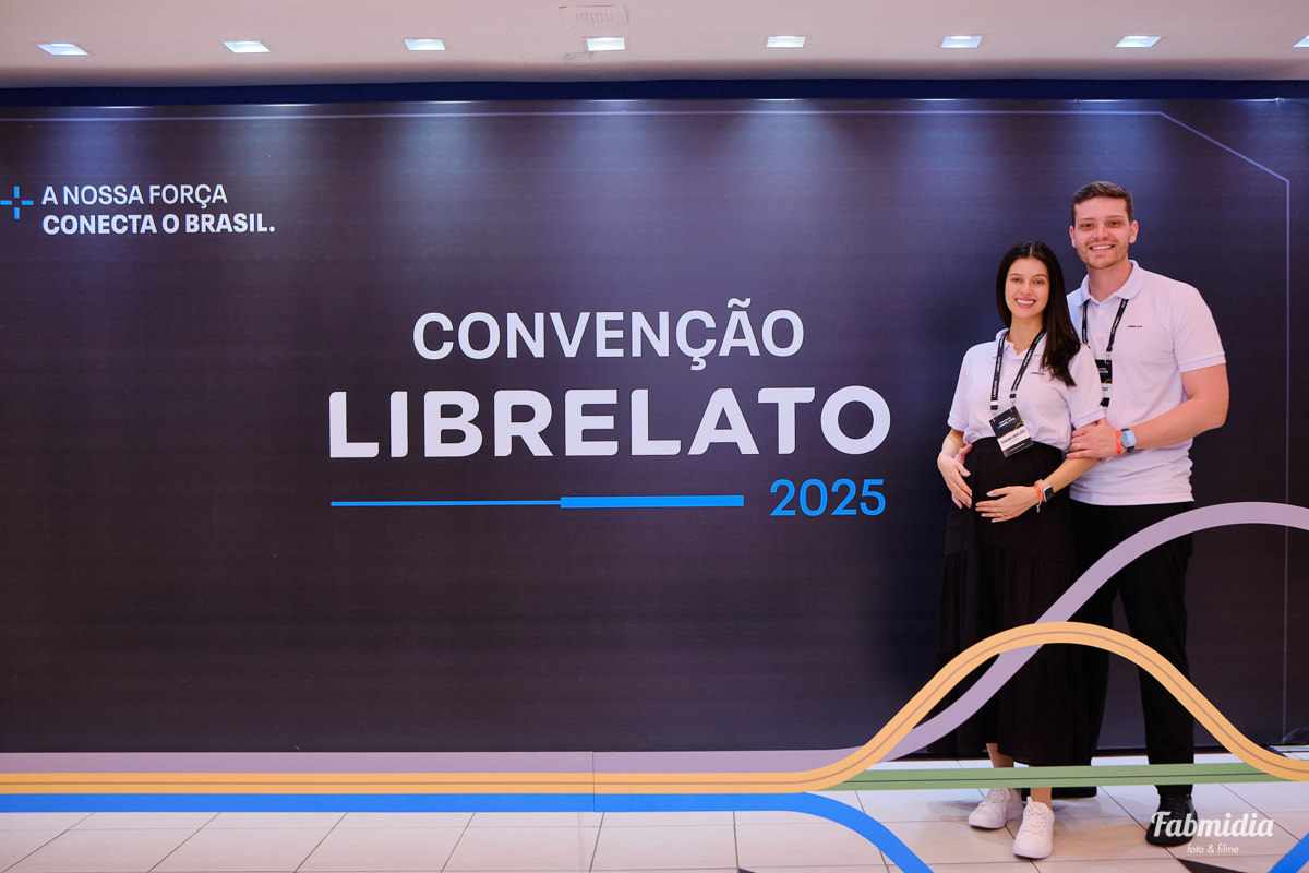 Retratos no Totem da Convenção Librelato 2025 no Resort Costão do Santinho