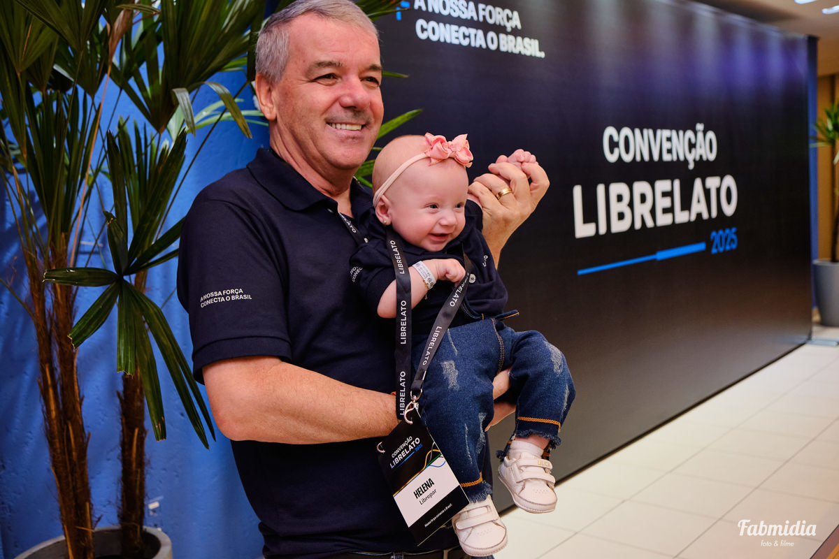 Retratos no Totem da Convenção Librelato 2025 no Resort Costão do Santinho