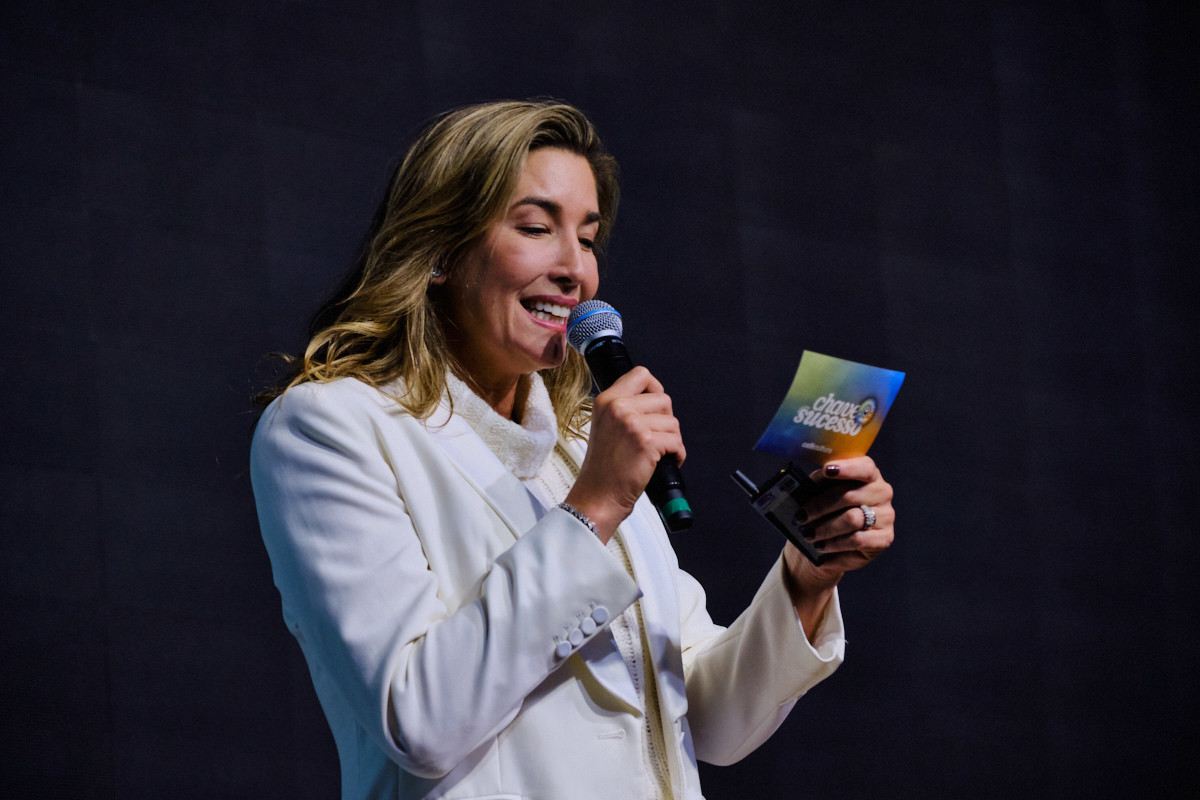 apresentação mestre de cerimonias Paula Varejão na Convenção de Franqueados do Café Cultura 2025