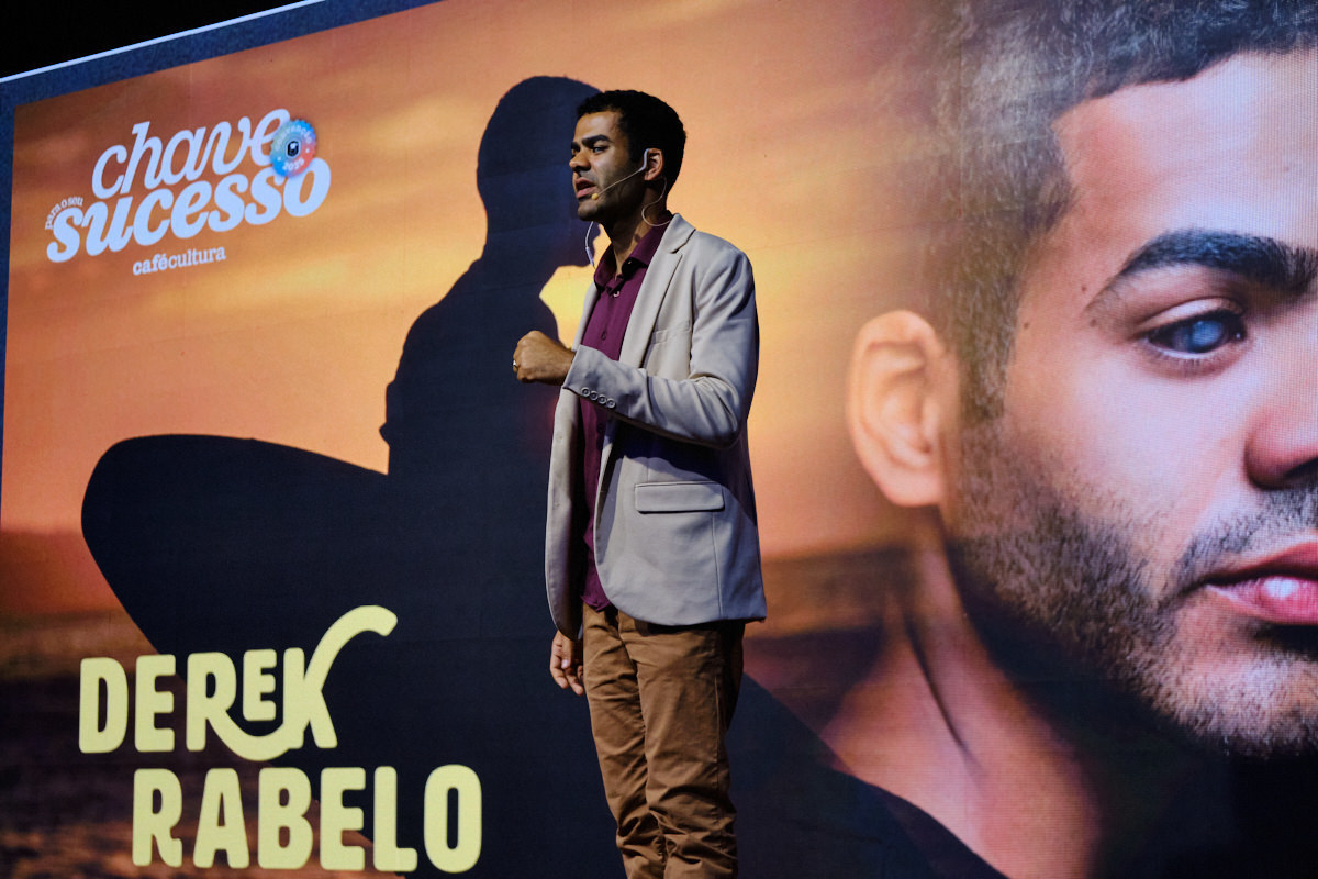 palestra Derek Rabelo na Convenção de Franqueados do Café Cultura 2025