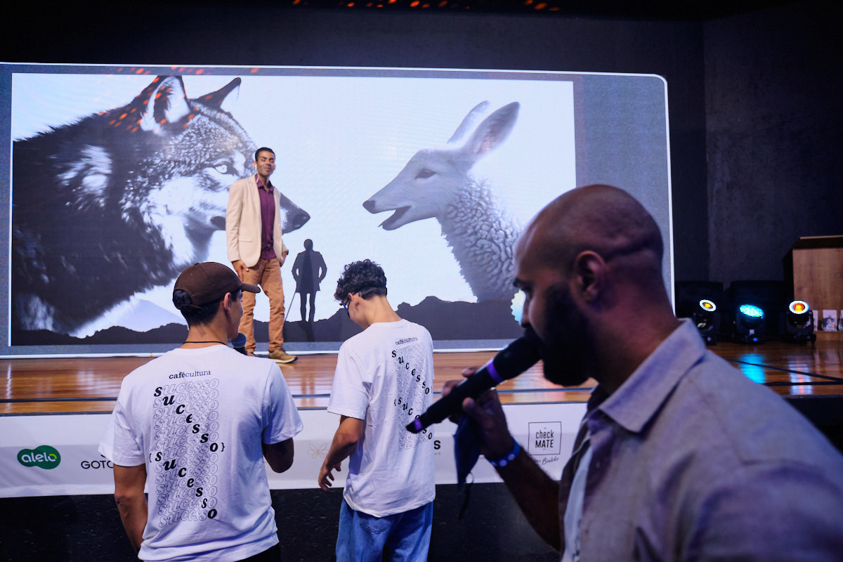 dinâmica na palestra Derek Rabelo na Convenção de Franqueados do Café Cultura 2025