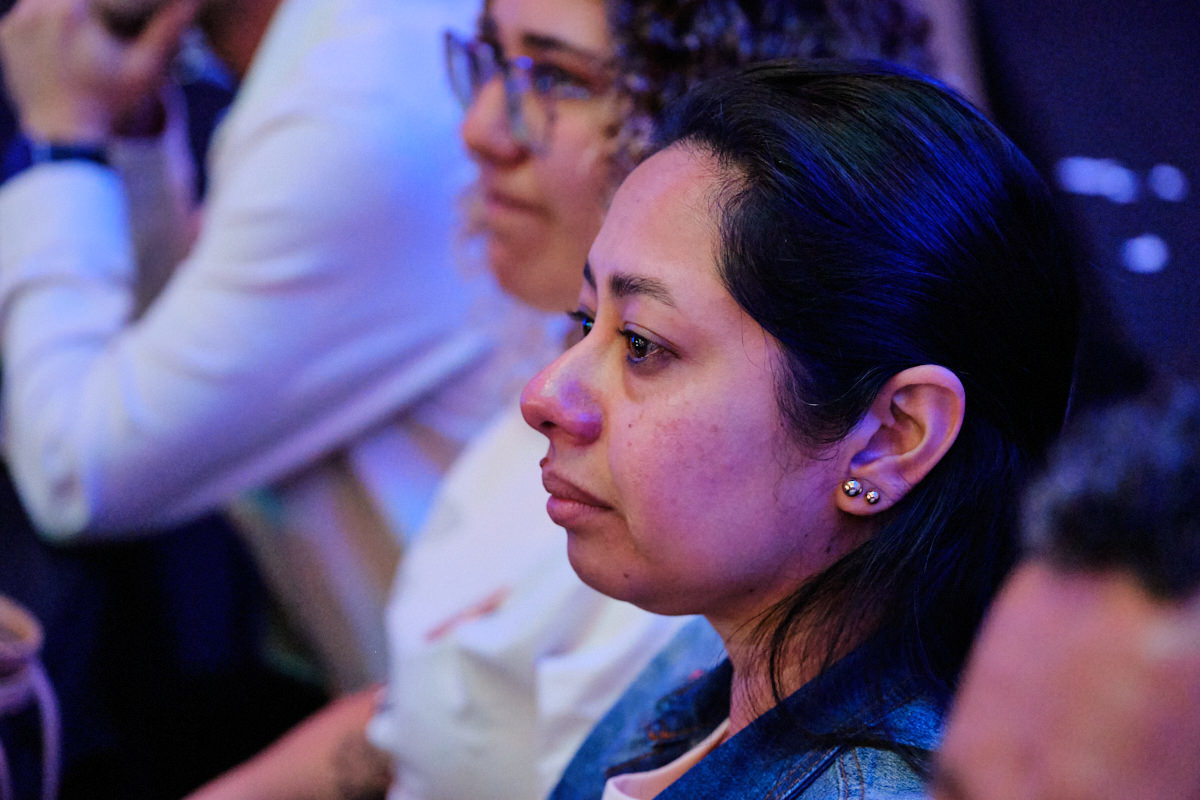 platéia emocionada na palestra Derek Rabelo na Convenção de Franqueados do Café Cultura 2025 