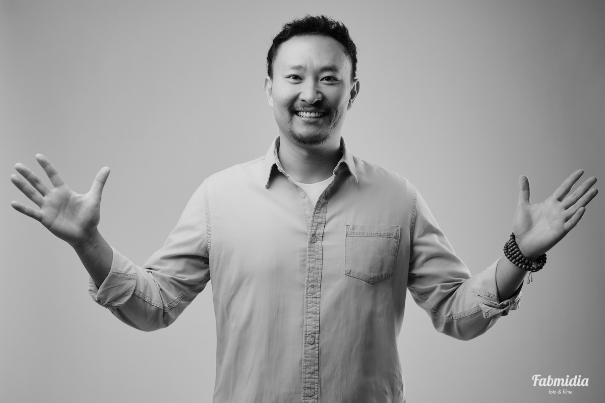 retrato terapeuta Cesar Matsumoto método Luz Estelar autodesenvolvimento humano