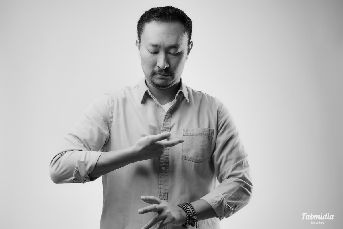 retrato terapeuta Cesar Matsumoto método Luz Estelar autodesenvolvimento humano