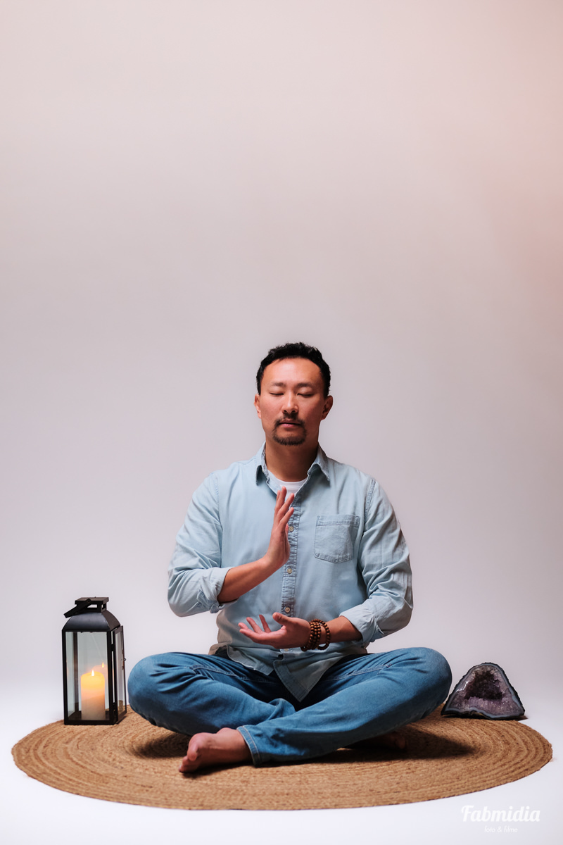 retrato terapeuta Cesar Matsumoto método Luz Estelar autodesenvolvimento humano