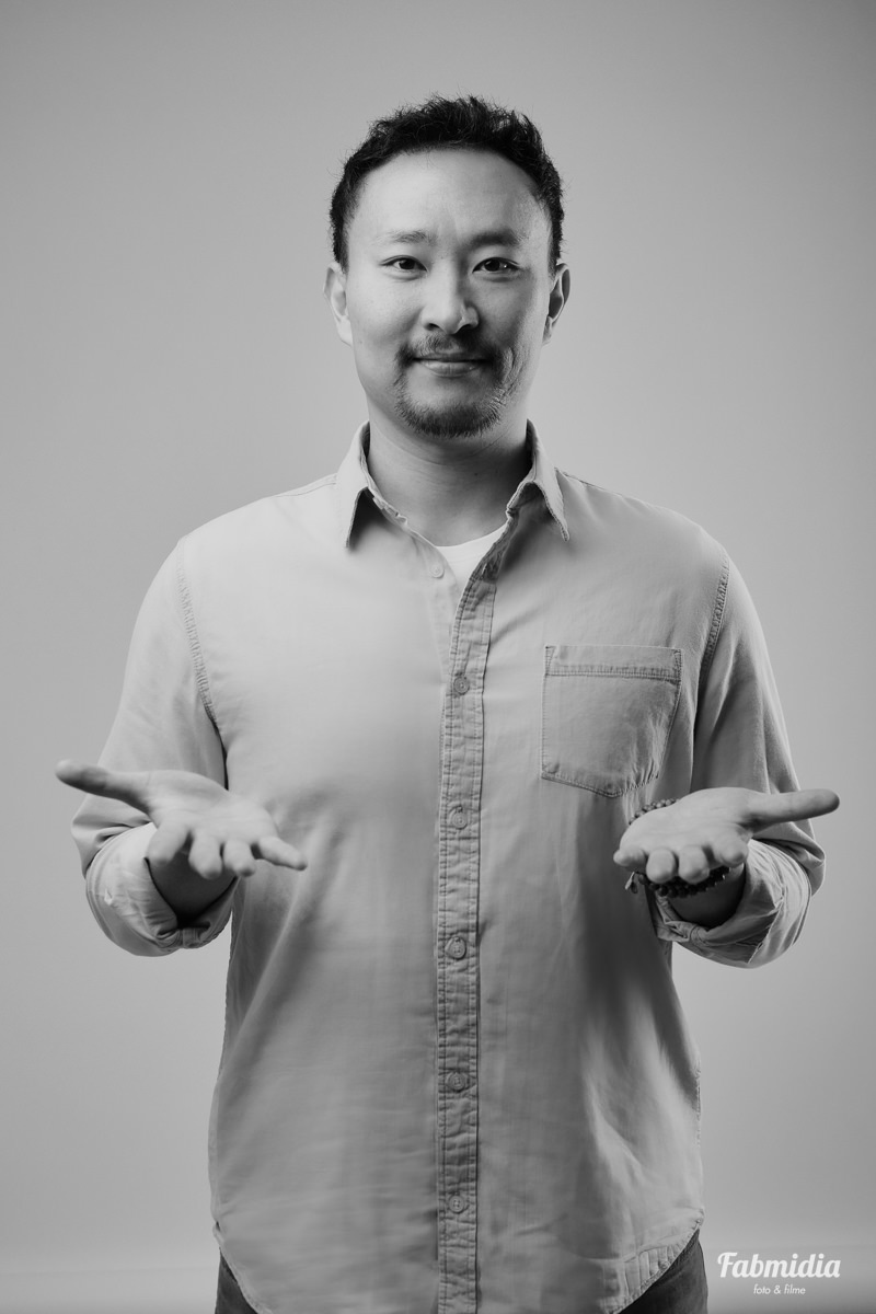 retrato terapeuta Cesar Matsumoto método Luz Estelar autodesenvolvimento humano