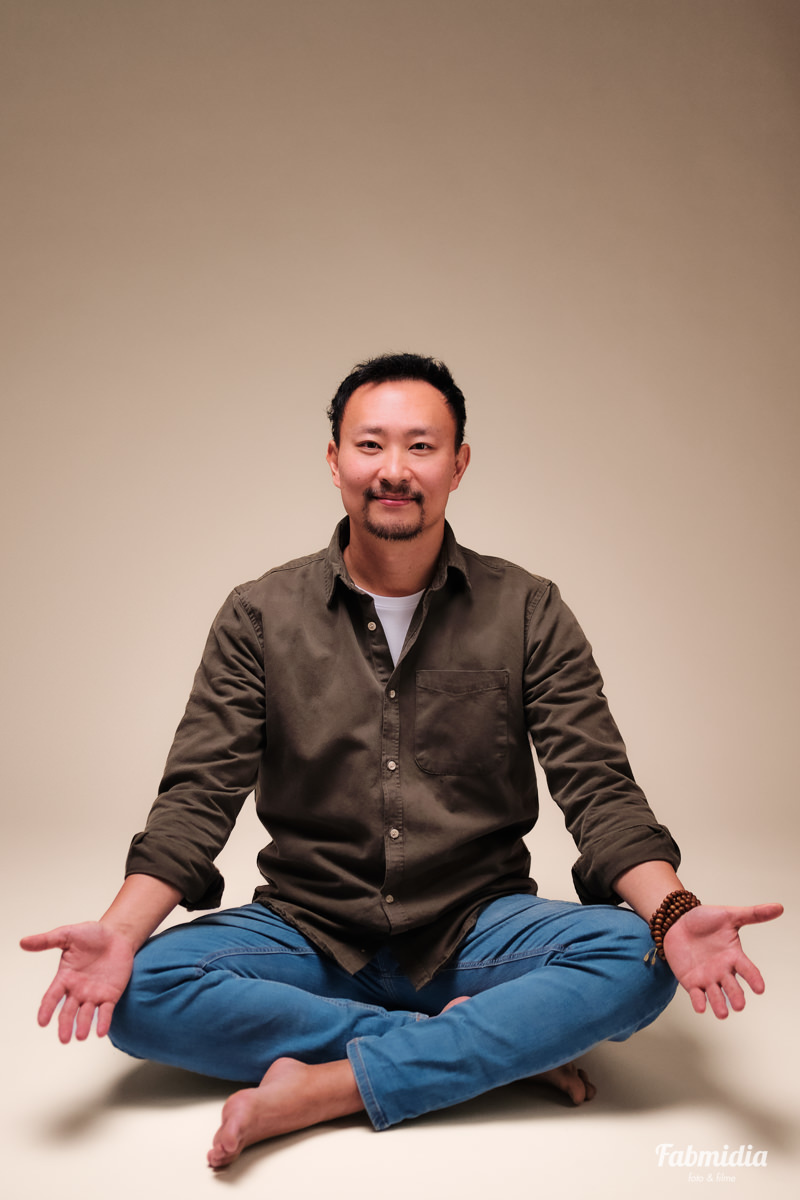 retrato terapeuta Cesar Matsumoto método Luz Estelar autodesenvolvimento humano