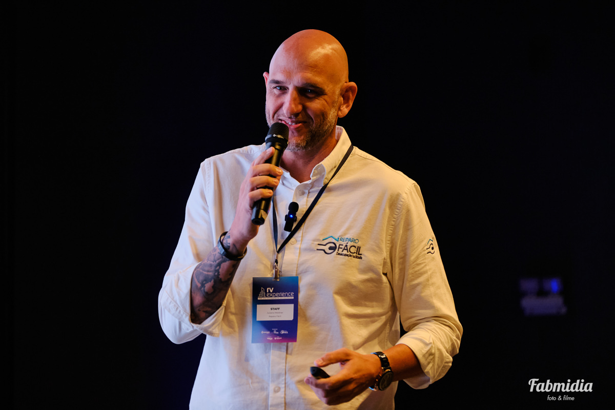 RV Experience 2026 convenção de franquados Lado Bom Seguros Rede Vistorias e Reparo Facil no Sapiens Parque Florianopolis Santa Catarina no Palco Juliano Meldner