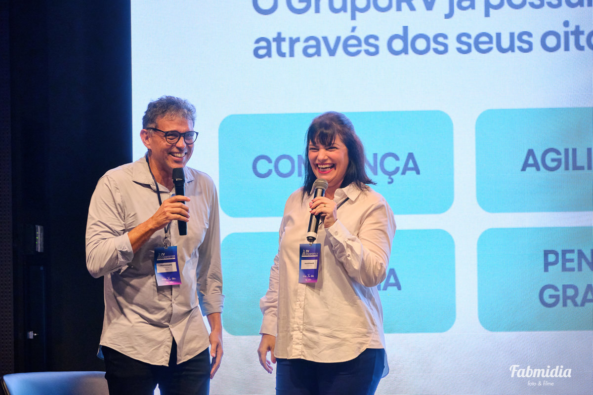 RV Experience 2026 convenção de franquados Lado Bom Seguros Rede Vistorias e Reparo Facil no Sapiens Parque Florianopolis Santa Catarina no palco Vanessa Milis e Enrico Dias