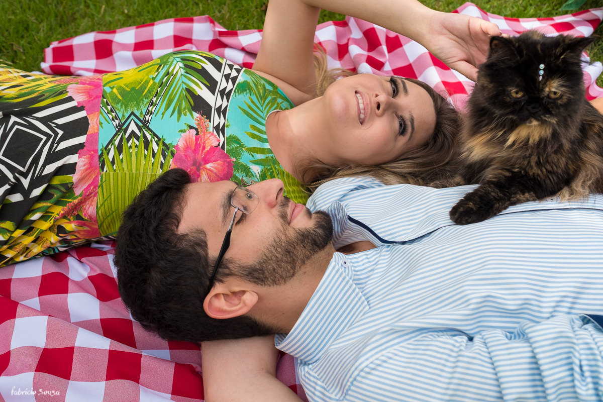 teve gatinha no ensaio prewedding Rafael e Larissa no sitio da família em Aguas Mornas