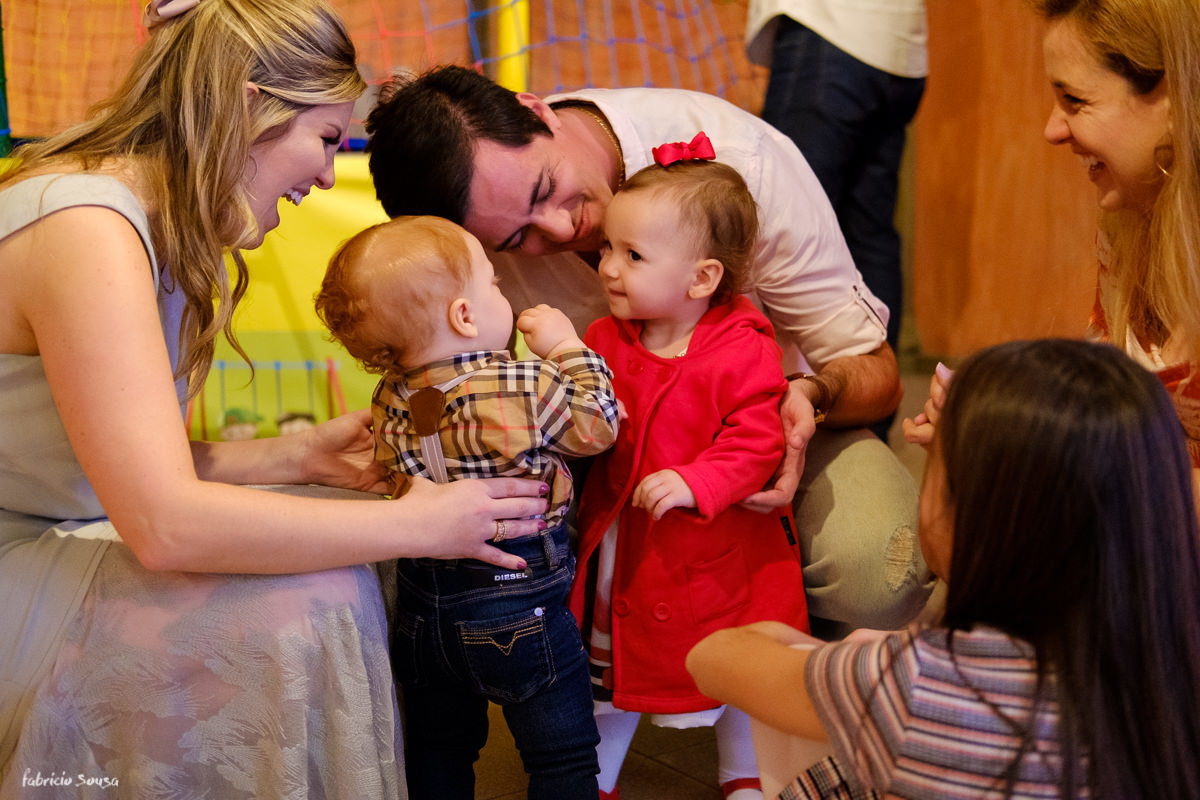 interação da criançada durante o aniversário infantil na Alameda Casa Rosa