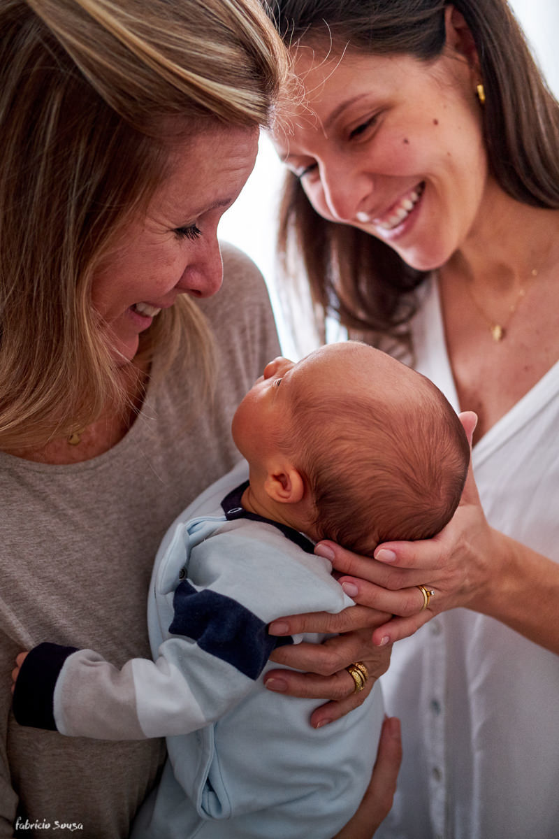 vovó Maria Amália encantada com seu netinho Pedro em ensaio família newborn lifestyle