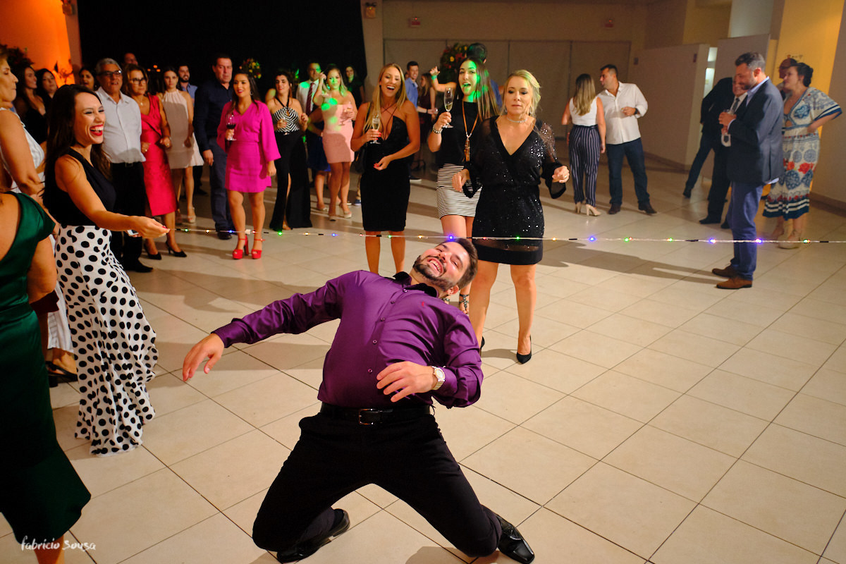 brincadeira da cordinha no jantar de formatura da Isadora Chaves