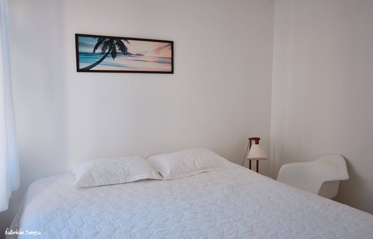quarto suíte do apartamento de dois quartos fotografado para venda de imóvel corretor de imóveis