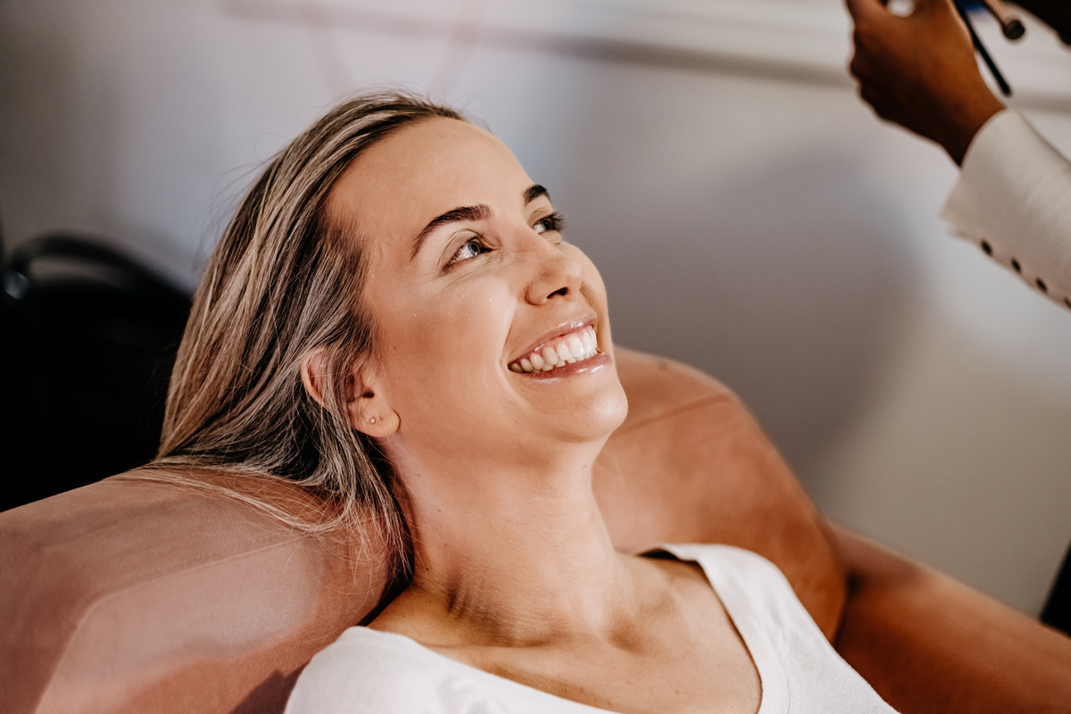 Helena e Leandro trocam votos emocionantes em um mini wedding na Pousada Rohsler, cercados pela natureza de Monte Verde-MG