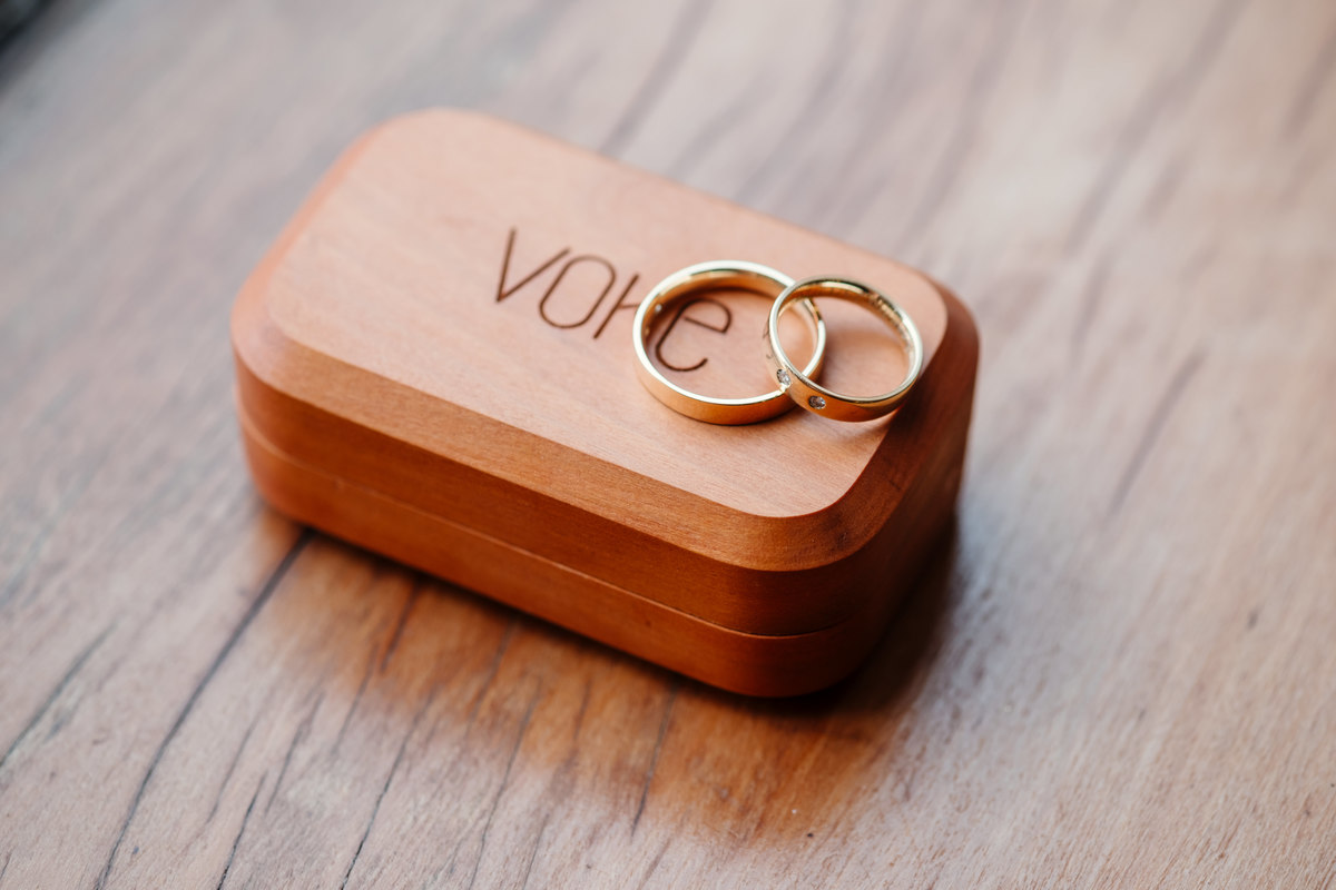 Helena e Leandro trocam votos emocionantes em um mini wedding na Pousada Rohsler, cercados pela natureza de Monte Verde-MG