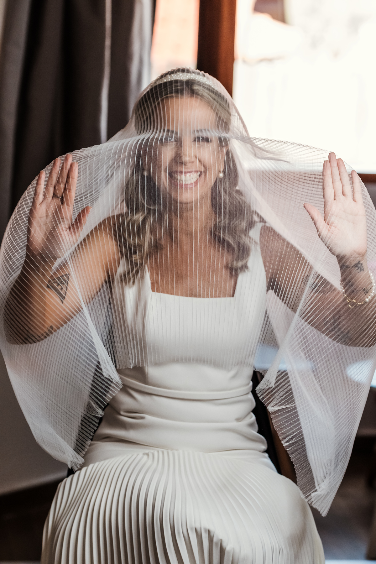 Helena e Leandro trocam votos emocionantes em um mini wedding na Pousada Rohsler, cercados pela natureza de Monte Verde-MG