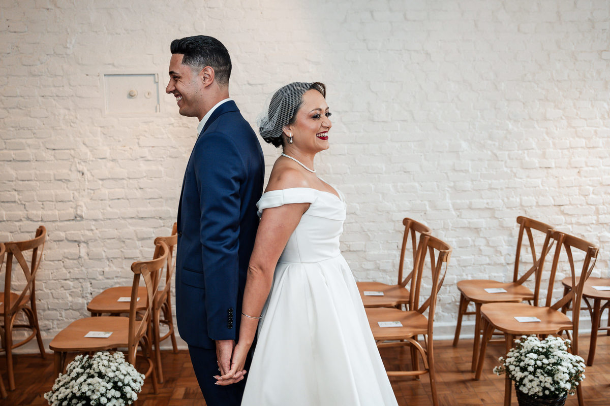 Casamento intimista no Espaço Goiabeira em São Paulo – momento da cerimônia registrado por fotógrafo profissional.
